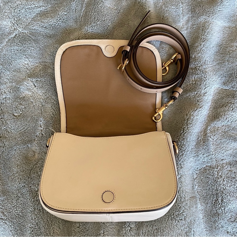 Coach Horse and Carriage crossbody bag- missing tag - Picture 9 of 10